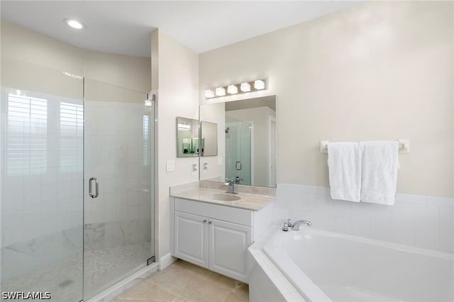 6561 Autumn Woods BLVD, Naples, FL 34109