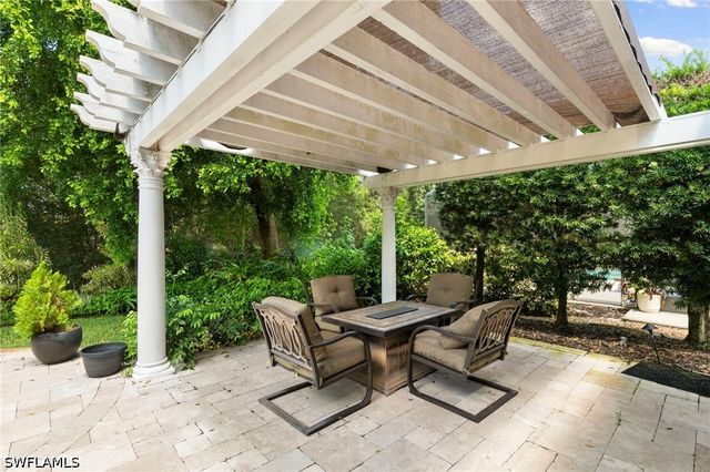 6561 Autumn Woods BLVD, Naples, FL 34109