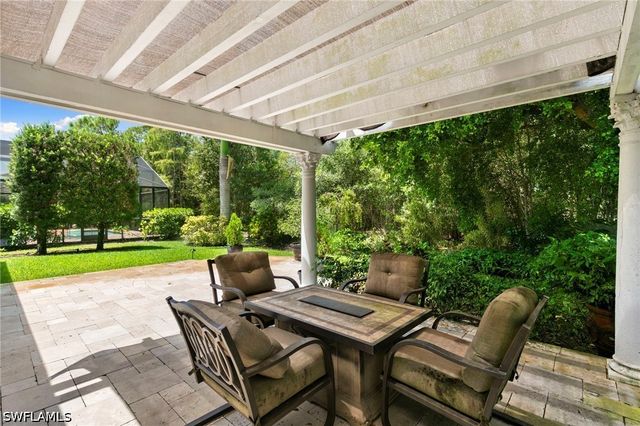 6561 Autumn Woods BLVD, Naples, FL 34109