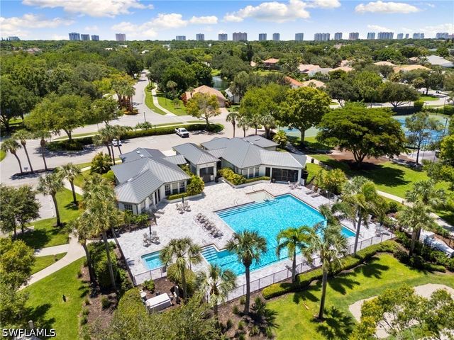 6561 Autumn Woods BLVD, Naples, FL 34109