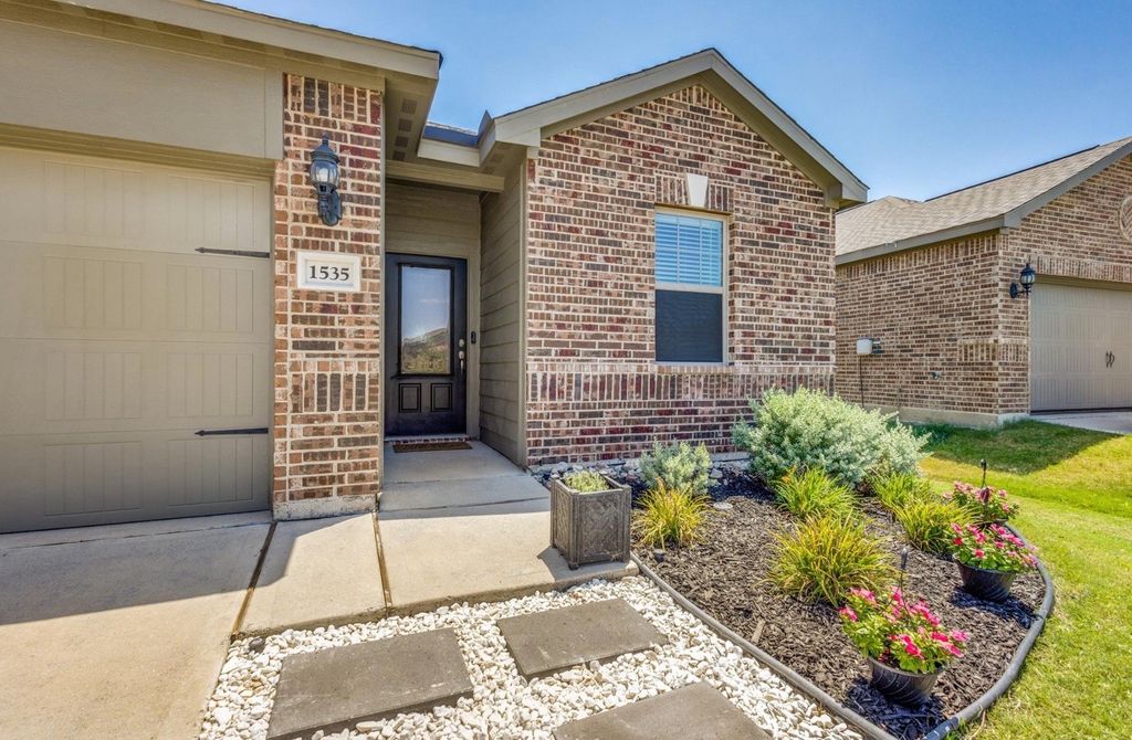 1535 Park Trails Boulevard, Princeton, TX 75407