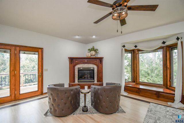4800 S Caraway Cir Circle, Sioux Falls, SD 57108
