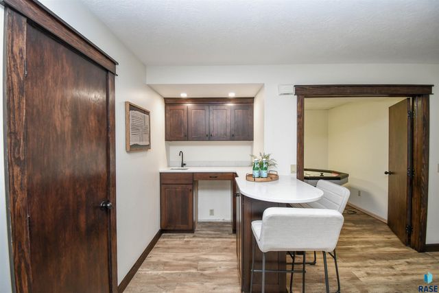 4800 S Caraway Cir Circle, Sioux Falls, SD 57108