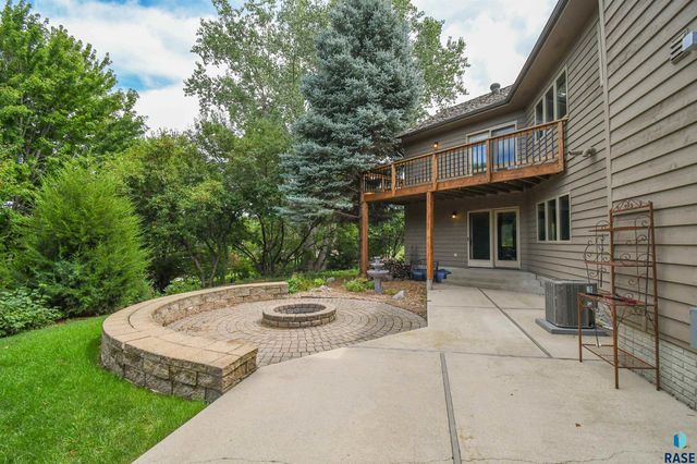 4800 S Caraway Cir Circle, Sioux Falls, SD 57108