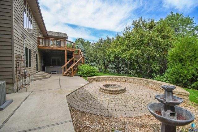 4800 S Caraway Cir Circle, Sioux Falls, SD 57108