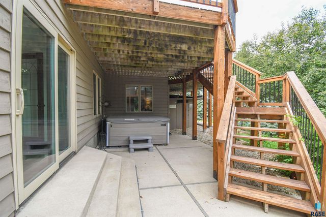 4800 S Caraway Cir Circle, Sioux Falls, SD 57108