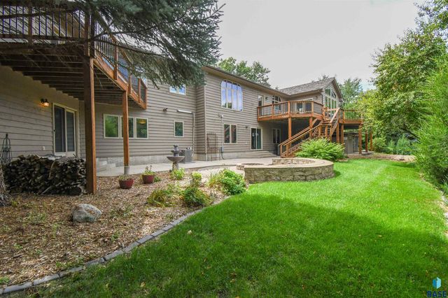 4800 S Caraway Cir Circle, Sioux Falls, SD 57108