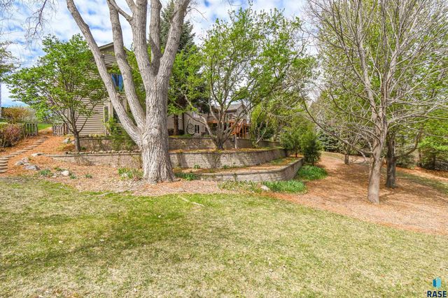 4800 S Caraway Cir Circle, Sioux Falls, SD 57108