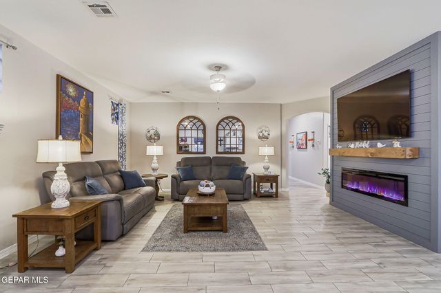 12768 HIDDEN EDGE Drive, Horizon City, TX 79928
