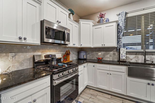 12768 HIDDEN EDGE Drive, Horizon City, TX 79928