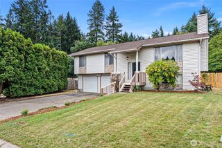 8423 Hickory Place NE, Bremerton, WA 98311
