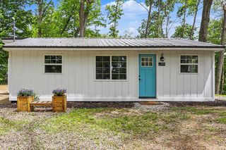 78750 South Court, Lawton, MI 49065