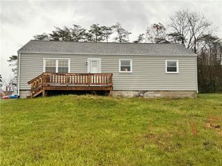 2118 Brodhead Rd, Hopewell Twp, PA 15001