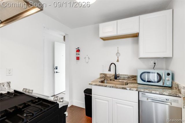 2341 Mcdowell Street, Ferndale, MI 48220