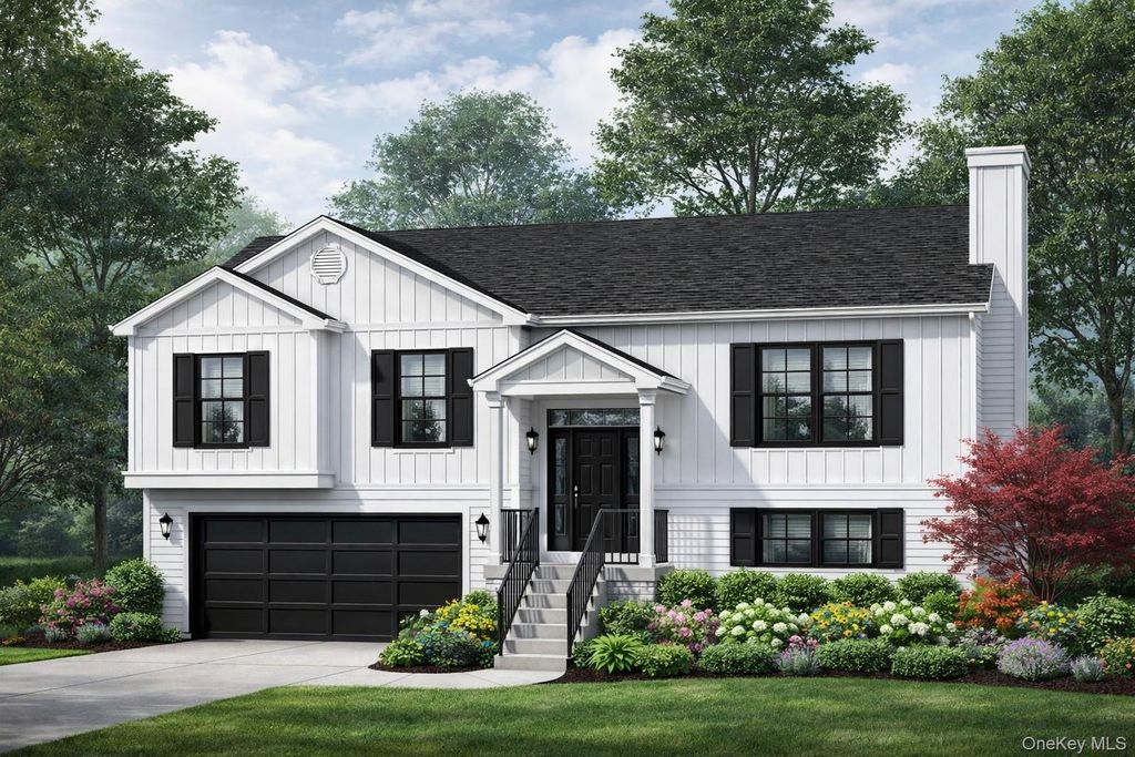 455-4 Middle Road, Riverhead, NY 11901