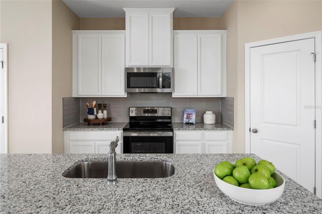 6524 DOMIZIO DRIVE, Winter Haven, FL 33884