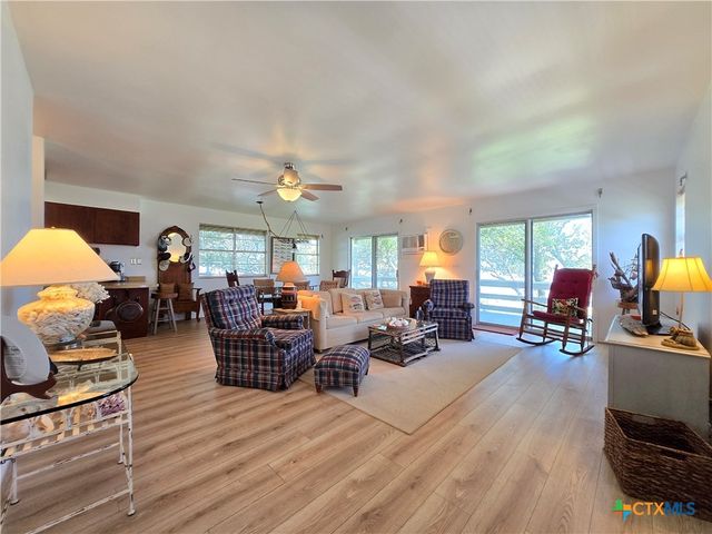 2182 W Bayshore Drive, Palacios, TX 77465