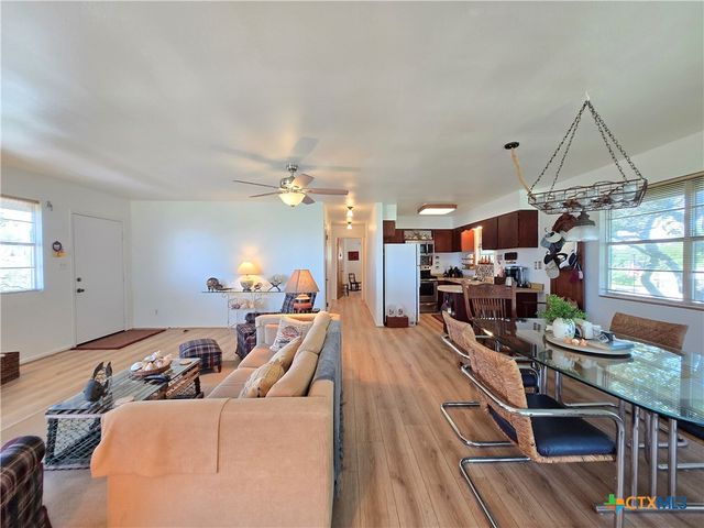 2182 W Bayshore Drive, Palacios, TX 77465