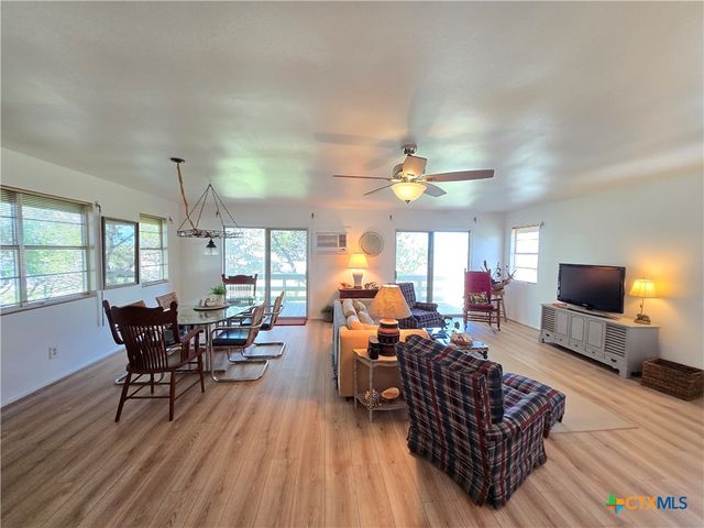 2182 W Bayshore Drive, Palacios, TX 77465
