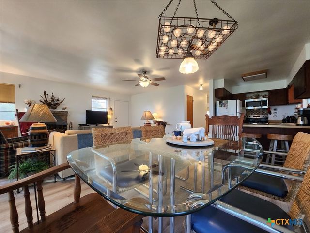 2182 W Bayshore Drive, Palacios, TX 77465