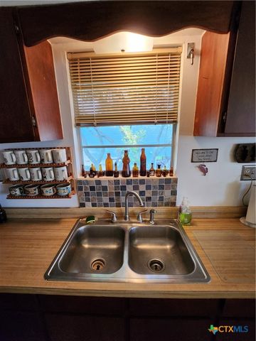 2182 W Bayshore Drive, Palacios, TX 77465