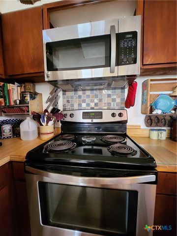 2182 W Bayshore Drive, Palacios, TX 77465