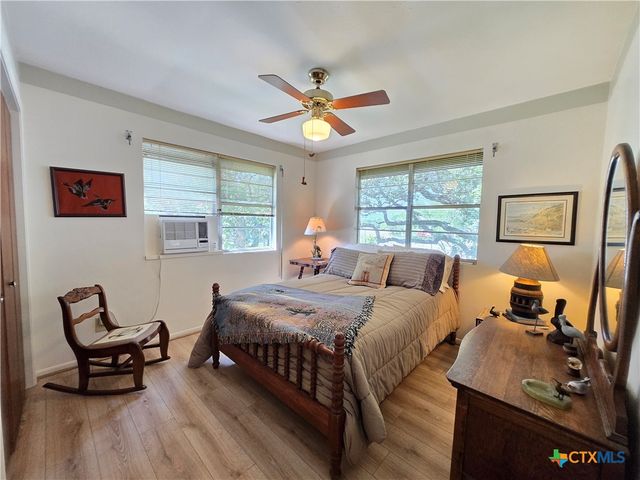 2182 W Bayshore Drive, Palacios, TX 77465