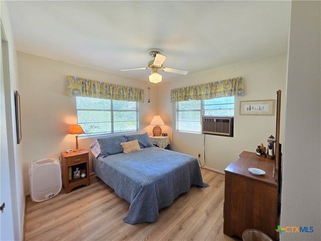 2182 W Bayshore Drive, Palacios, TX 77465