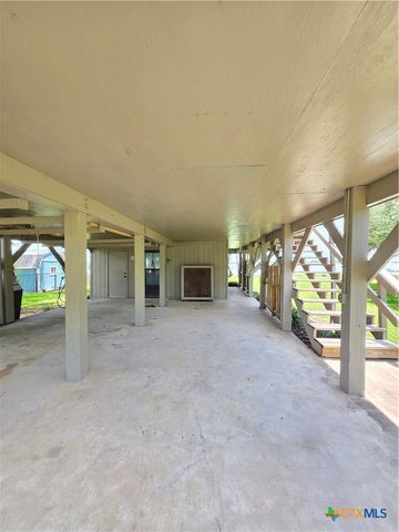 2182 W Bayshore Drive, Palacios, TX 77465