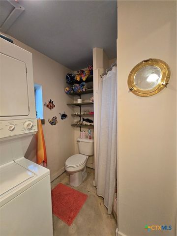 2182 W Bayshore Drive, Palacios, TX 77465