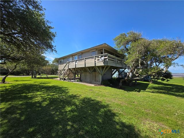2182 W Bayshore Drive, Palacios, TX 77465