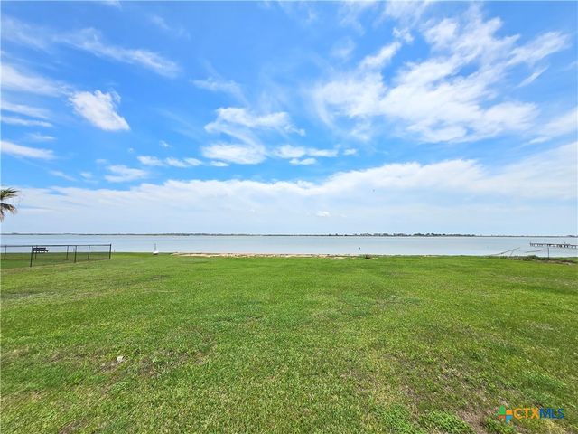 2182 W Bayshore Drive, Palacios, TX 77465