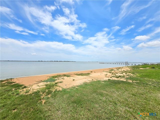 2182 W Bayshore Drive, Palacios, TX 77465