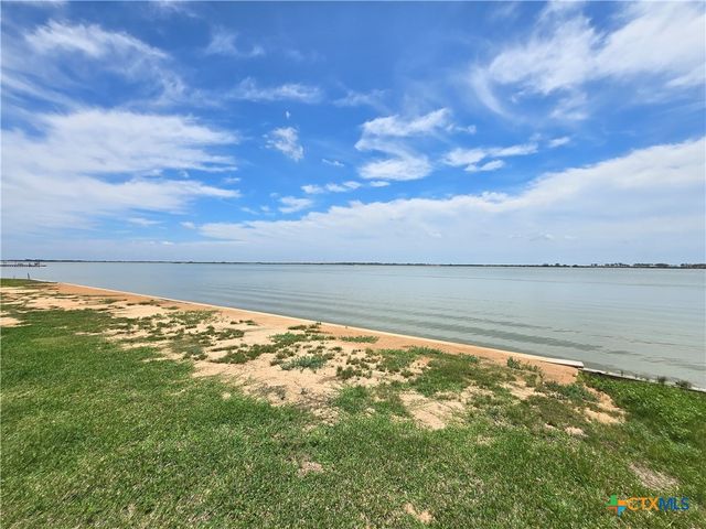 2182 W Bayshore Drive, Palacios, TX 77465