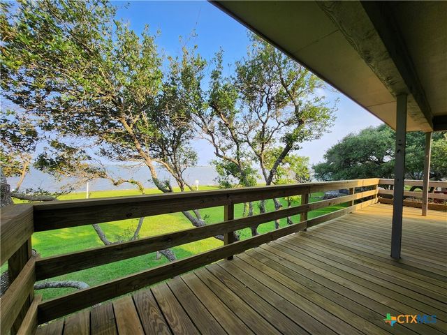 2182 W Bayshore Drive, Palacios, TX 77465
