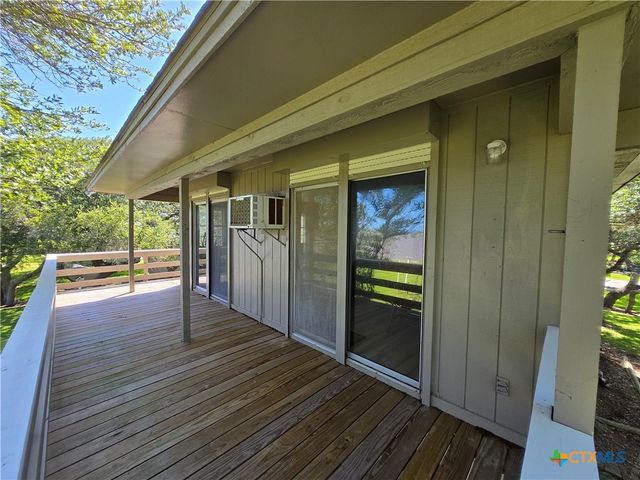 2182 W Bayshore Drive, Palacios, TX 77465