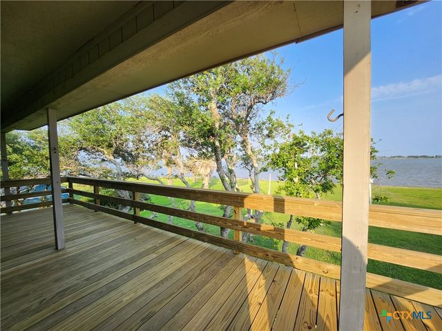 2182 W Bayshore Drive, Palacios, TX 77465