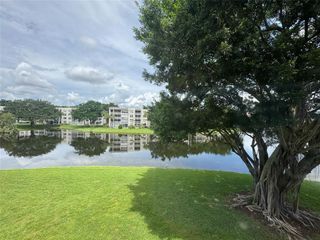9235 Lagoon Place 310, Davie, FL 33324