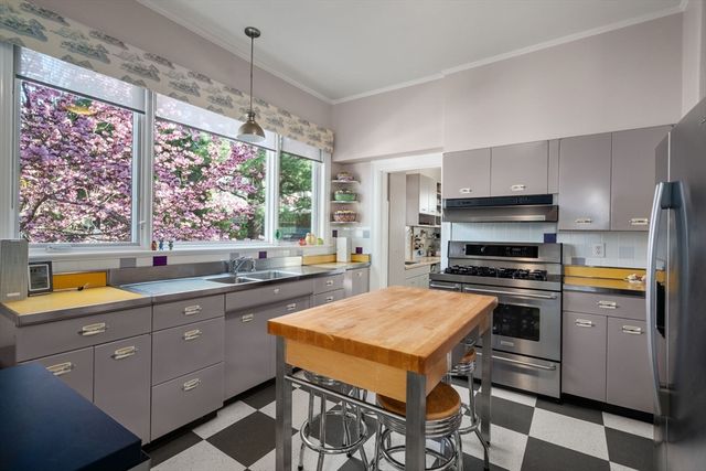 121 Thorndike Street, Brookline, MA 02446