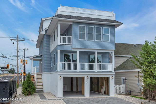 724 Bay Avenue, Brick, NJ 08724