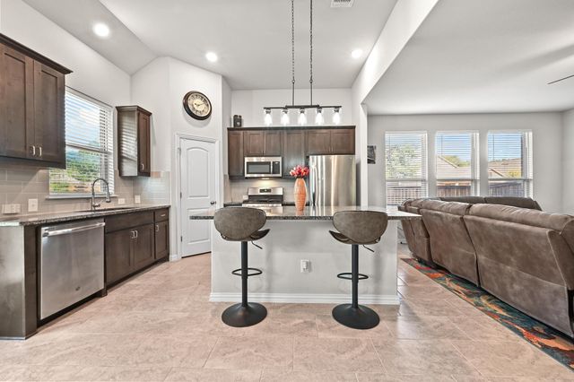 703 Patriot DR, Buda, TX 78610