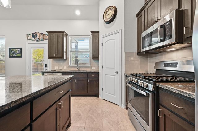 703 Patriot DR, Buda, TX 78610