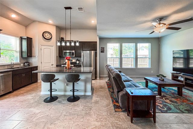 703 Patriot DR, Buda, TX 78610