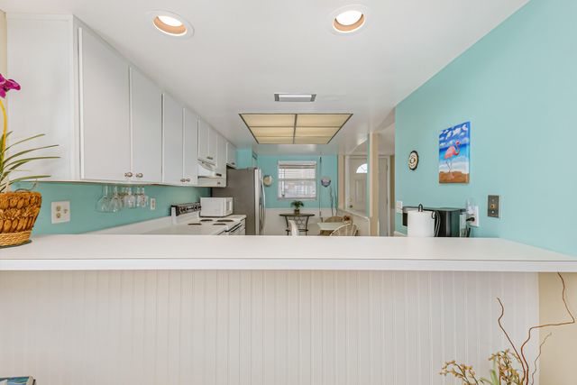 1555 N Highway A1a 305, Indialantic, FL 32903