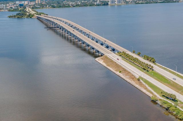 1555 N Highway A1a 305, Indialantic, FL 32903