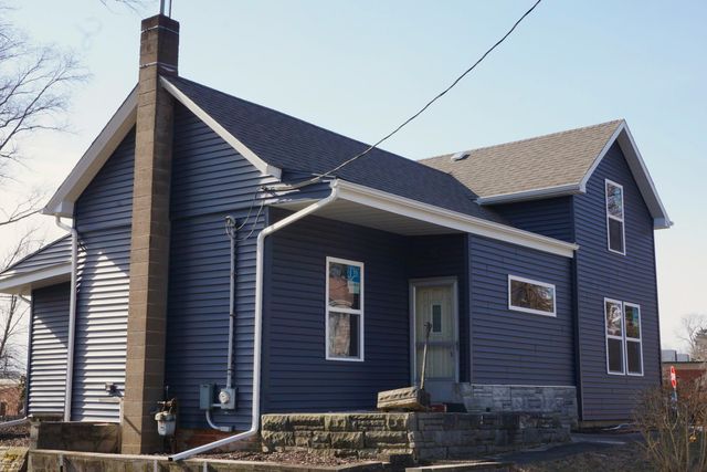 557 West Street, Valparaiso, IN 46385