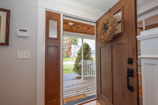 41 Pinebrook Road, Nashua, NH 03062