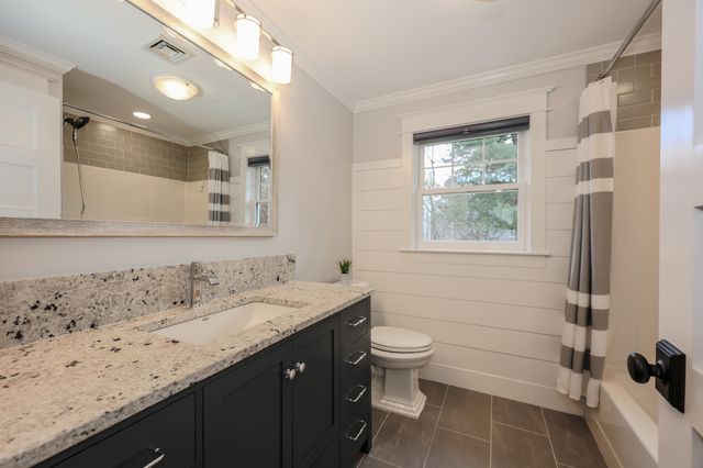 41 Pinebrook Road, Nashua, NH 03062