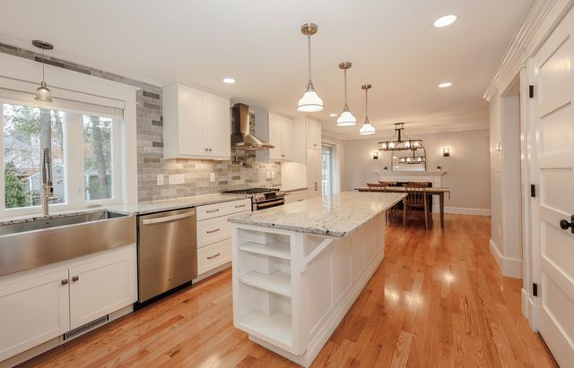 41 Pinebrook Road, Nashua, NH 03062