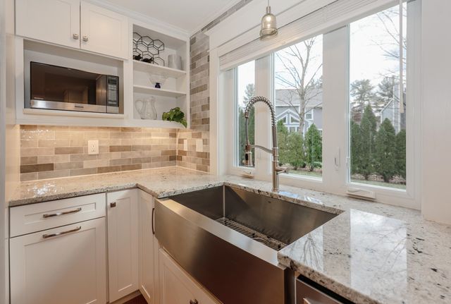 41 Pinebrook Road, Nashua, NH 03062